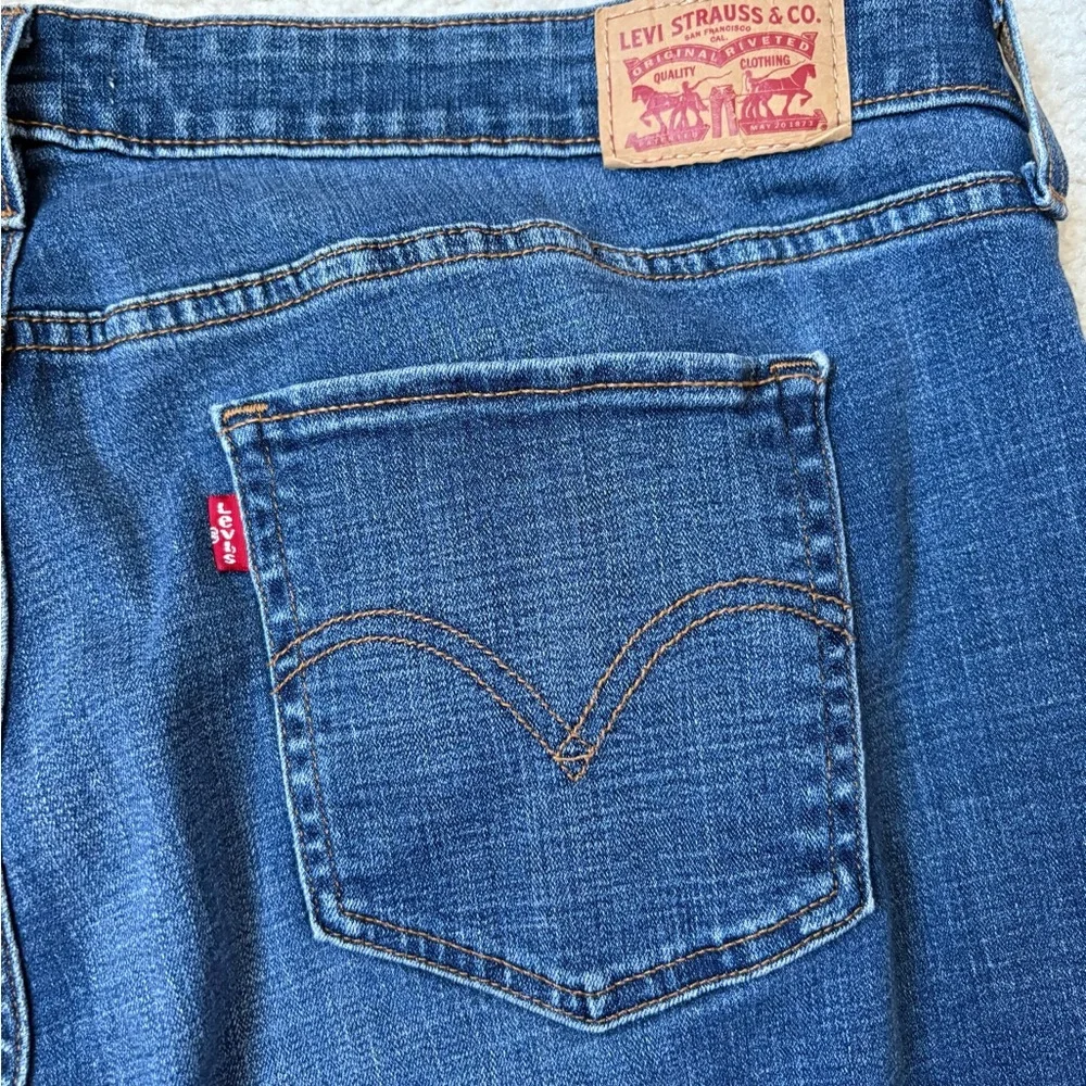 Levi’s 414 Classic Straight fit medium wash blue jeans, sz 22W - Picture 6 of 7
